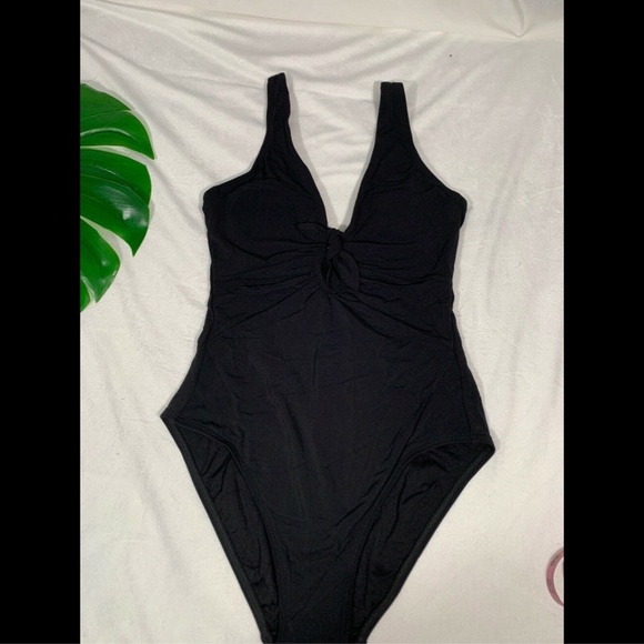 NEW $168 Robin Piccone Ava Underwire‎ One-Piece Swimsuit in Black [SZ 8 ] - Picture 2 of 8